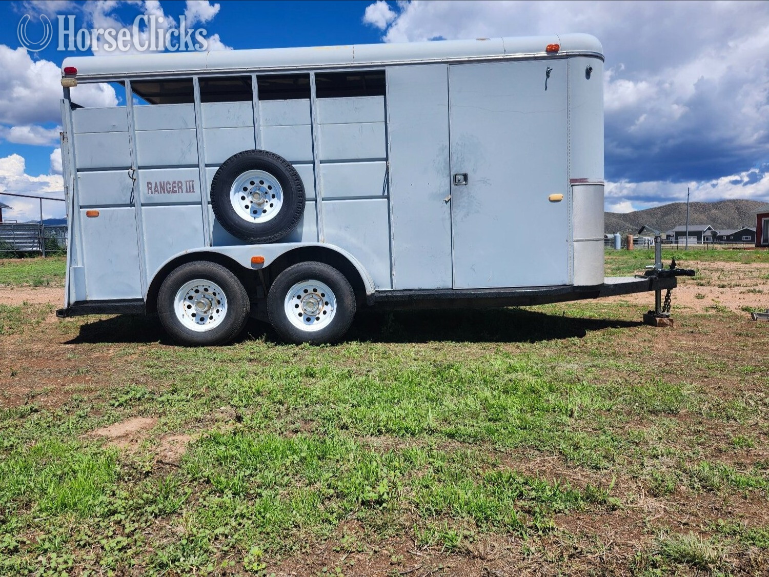 1992 Logan Coach 3 horse slant Bumper Pull Horse Trailer