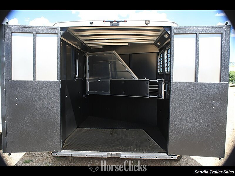 2024 Logan Coach Bullseye Bumper Pull Horse Trailer - Horse Trailers in New Mexico