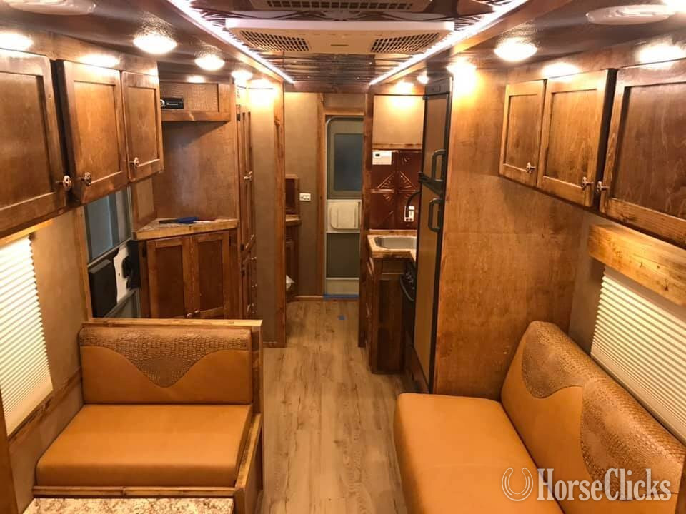 2004 Gore Trailers  Gooseneck Horse Trailer