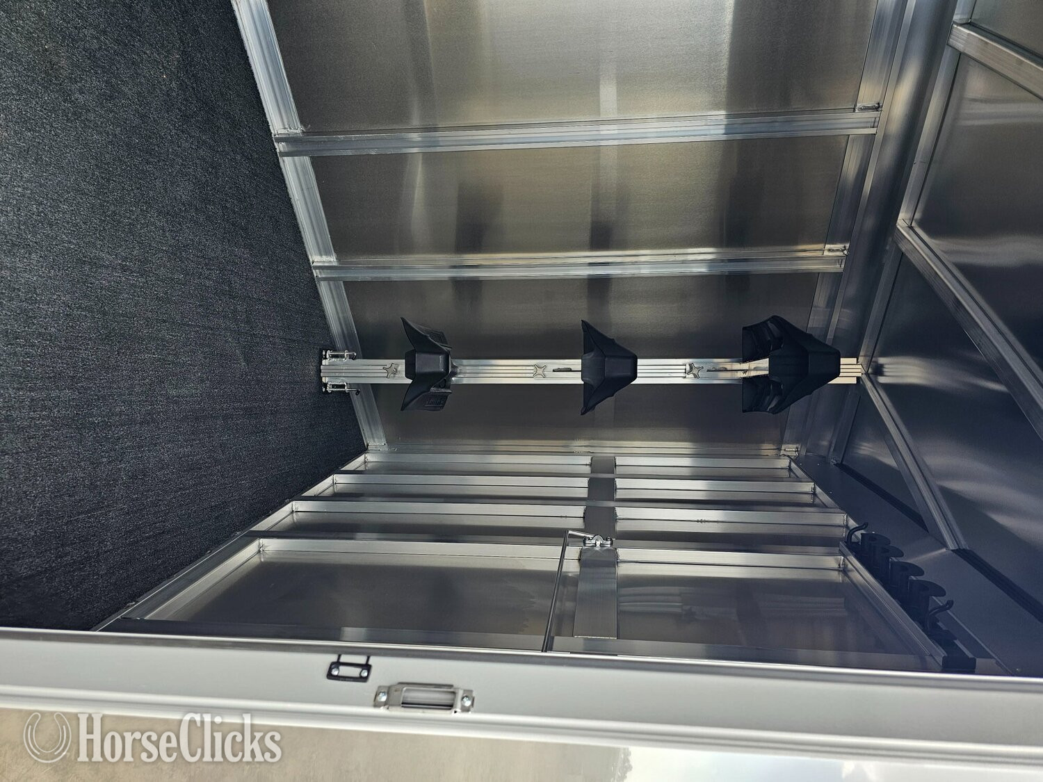 2025 Exiss Trailers 7300 Gooseneck Horse Trailer - Horse Trailers