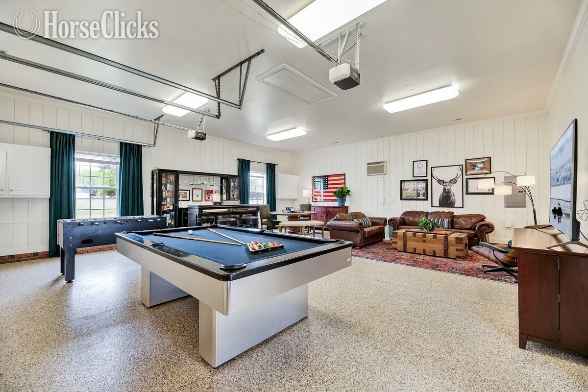 8 Acres, 6 Stall Horse Barn, 3 Pastures, Pool, 2000 sq ft garage/pool house North Carolina