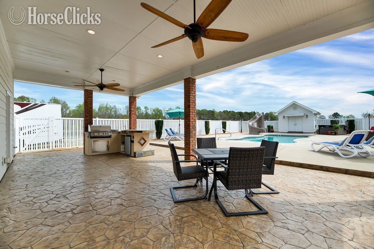 Houses - 8 Acres, 6 Stall Horse Barn, 3 Pastures, Pool, 2000 sq ft garage/pool house