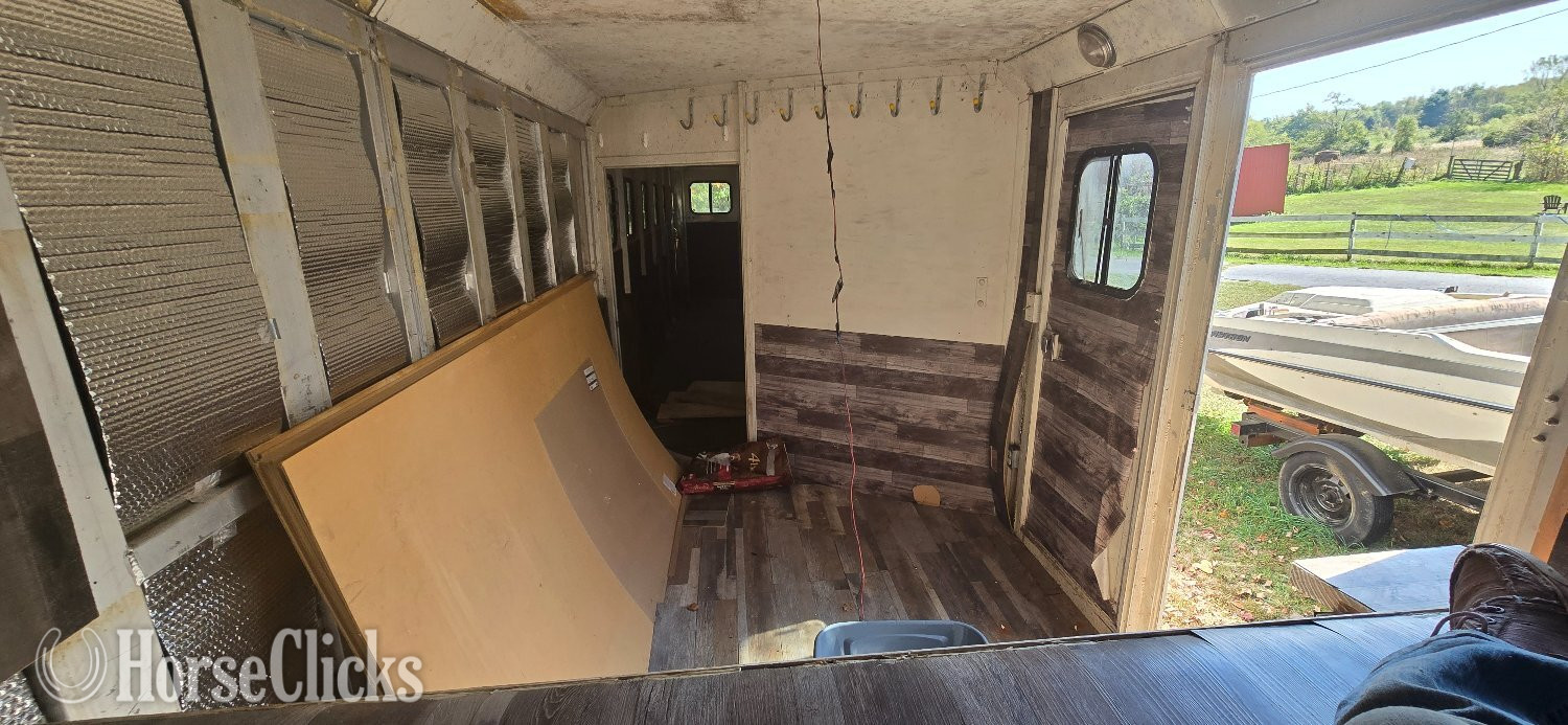 Michigan 1993 Sidekick Trailers  Gooseneck Horse Trailer