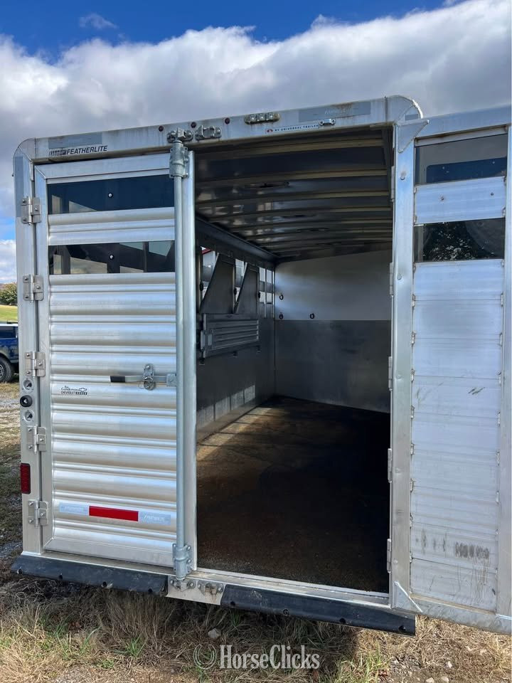 Horse Trailers - 2019 Featherlite Trailers 9751 Gooseneck Horse Trailer