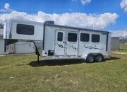 2026 Shadow Trailers Weekender Gooseneck Horse Trailer
