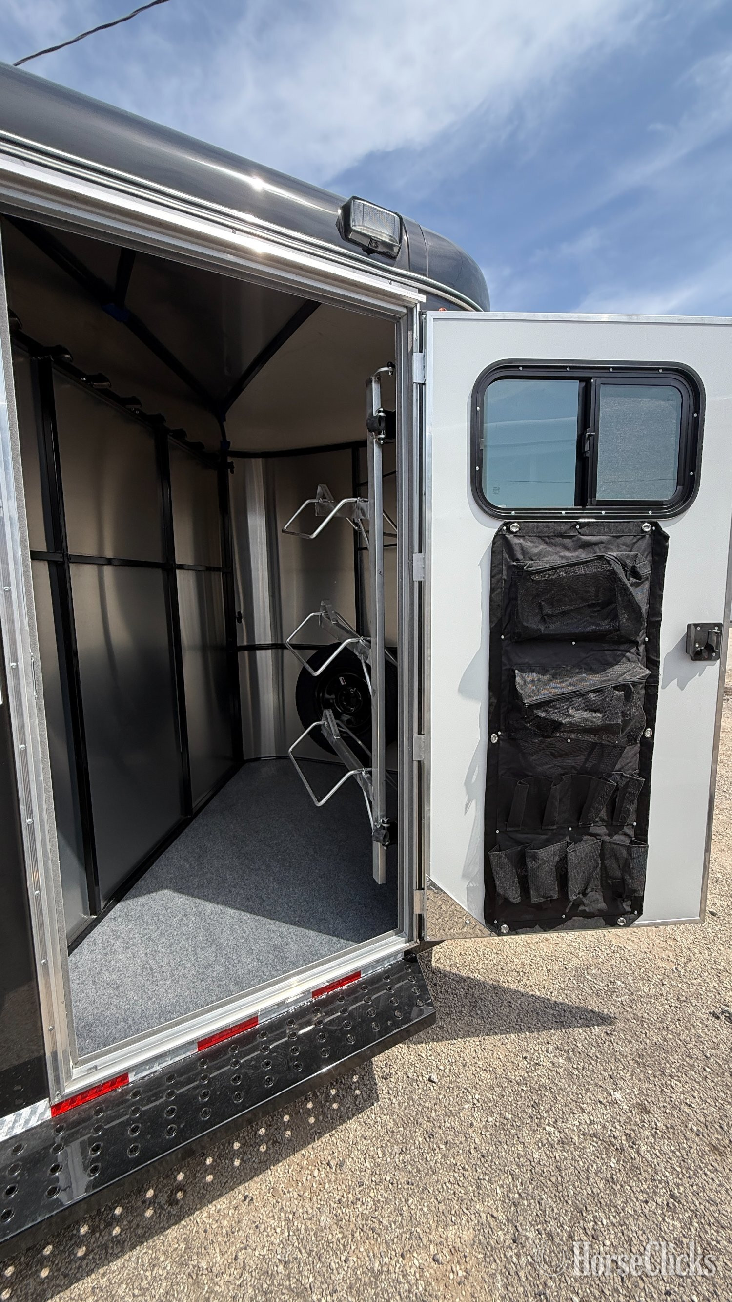 2027 Maverick Trailers 2027 Maverick HS 2 Horse Aluminum & Steel 2400 lbs empty Bumper Pull Horse Trailer - Horse Trailers in Texas
