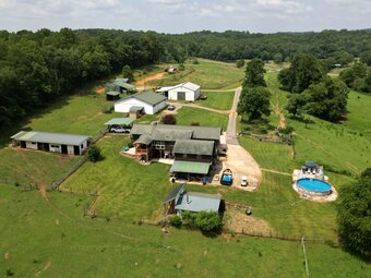 Beautiful farm in Pilot Mountain NC! 4 BR home! Multiple barns!