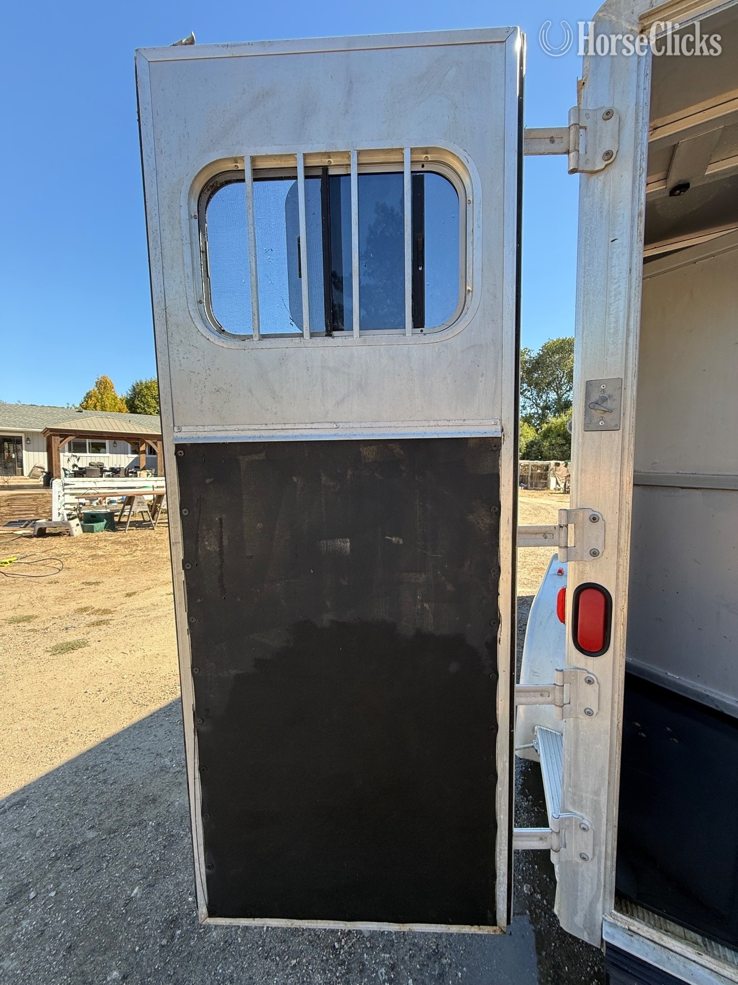 Horse Trailers - 2005 Exiss Trailers 2horse bumper pull slant Bumper Pull Horse Trailer