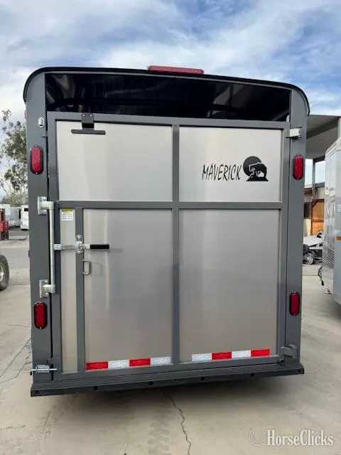California Maverick Trailers 2027 Steel 3  Horse Trailer