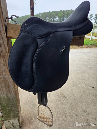 16" Wintec English Saddle