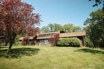 SOLD!!! 16ac Training/Boarding Facility in Wonder Lake for sale in Illinois