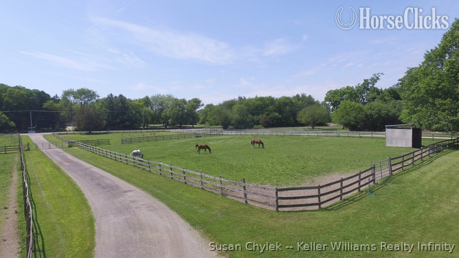 SOLD!!! 16ac Training/Boarding Facility in Wonder Lake for sale in Illinois