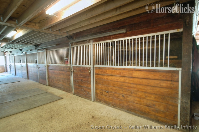 Farms - SOLD!!! 16ac Training/Boarding Facility in Wonder Lake for sale in Illinois
