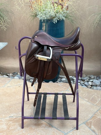 17.5" Black Country English Saddle