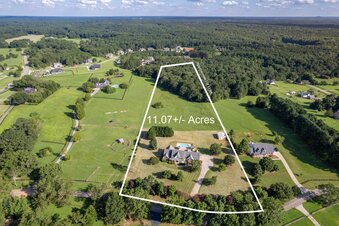Beautiful Estate Home on 11+ acres