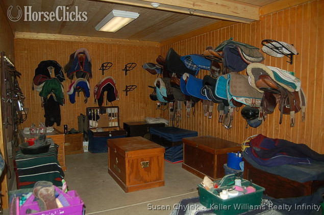 SOLD!!! Gorgeous 45 Stall Show Barn for sale in Illinois - Farms in Illinois