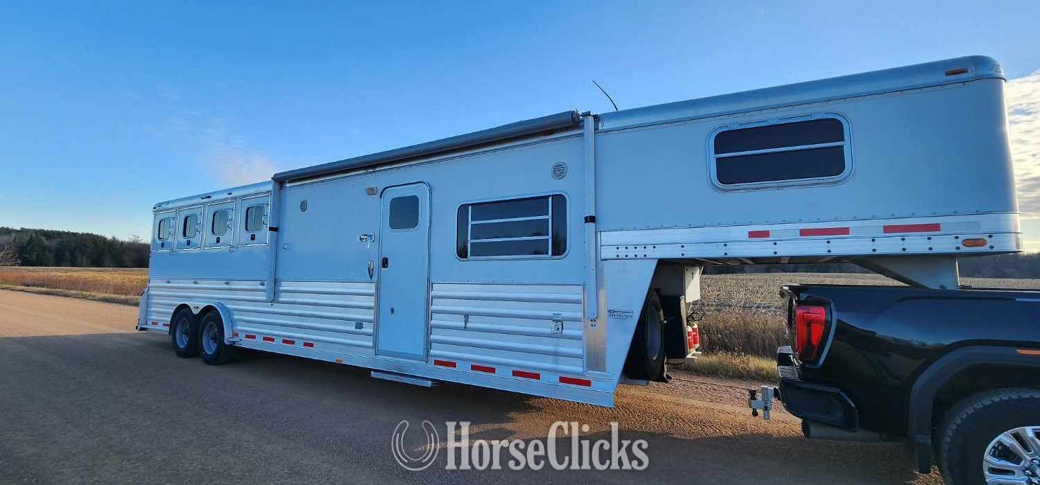 2007 4-Star Trailers Gooseneck Horse Trailer
