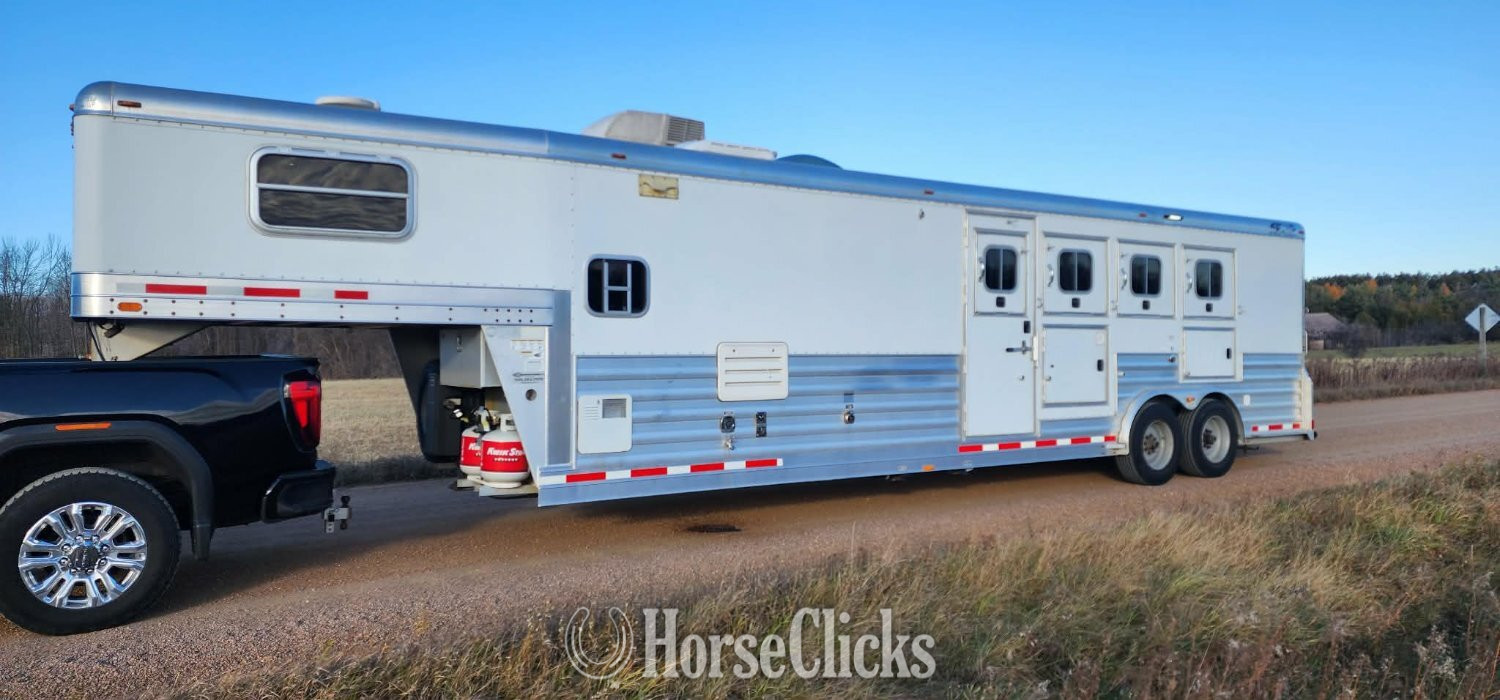 2007 4-Star Trailers Gooseneck Horse Trailer - Horse Trailers in Wisconsin