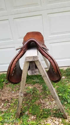 16.5" Courbette English Saddle in Wisconsin