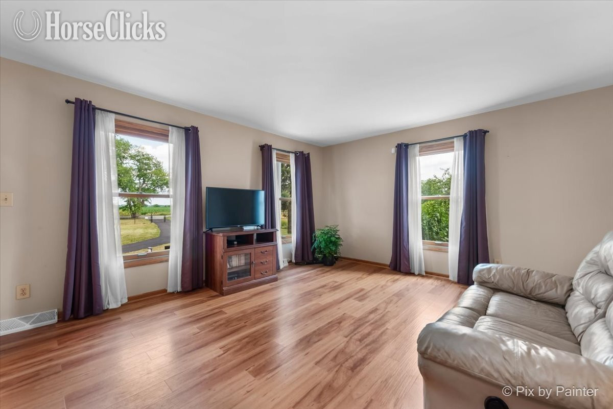 SOLD!!! 5 ac Beecher Horse Farm with Updated 4 Br Home - Farms in Illinois