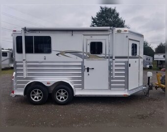 2017 4-Star Trailers Deluxe Bumper Pull Horse Trailer
