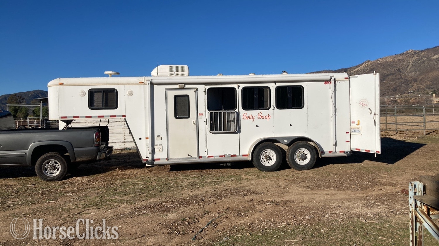 2006 Charmac Trailers  Gooseneck Horse Trailer California