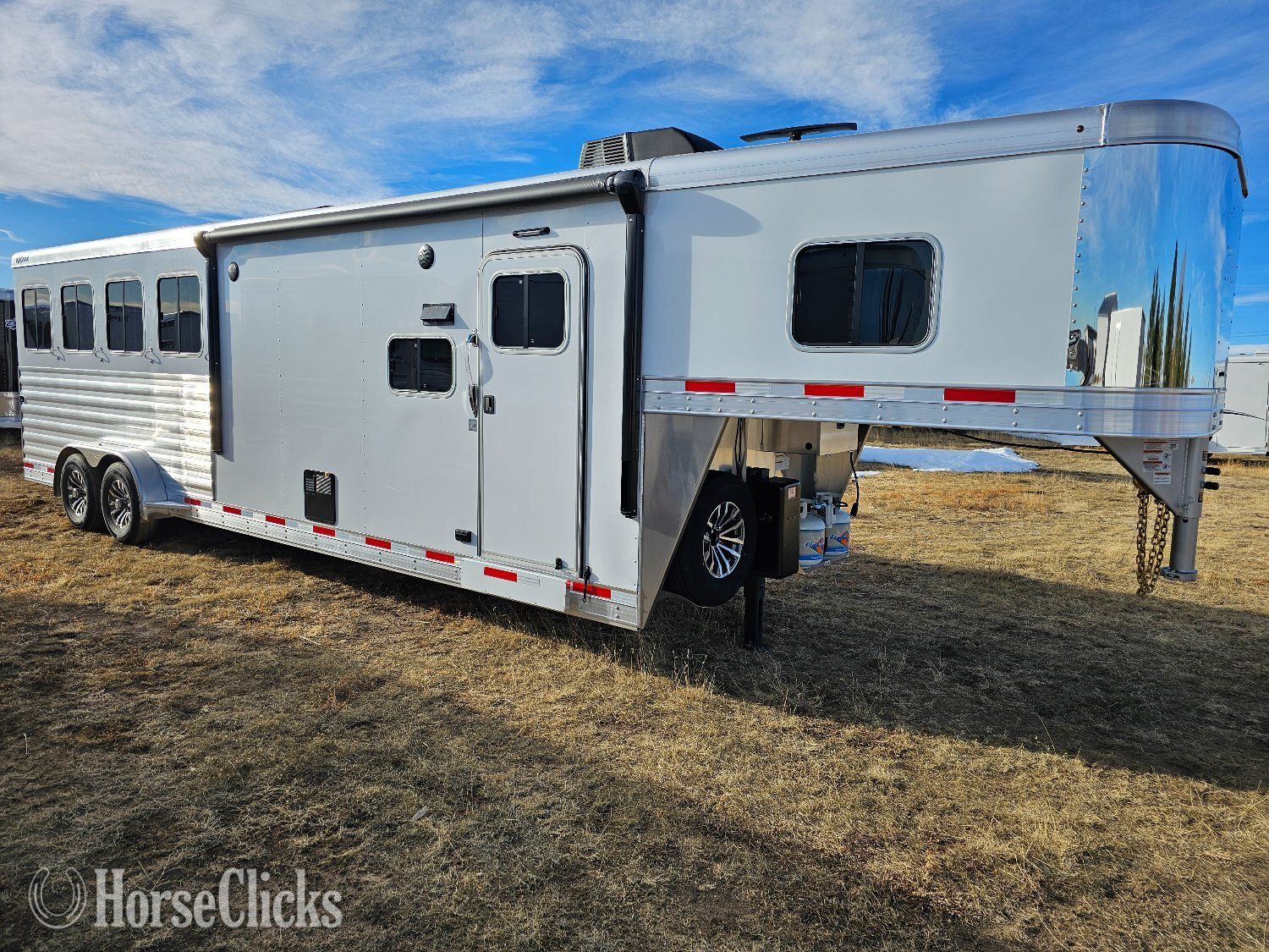 2025 Exiss Trailers Escape 7410 Gooseneck Horse Trailer