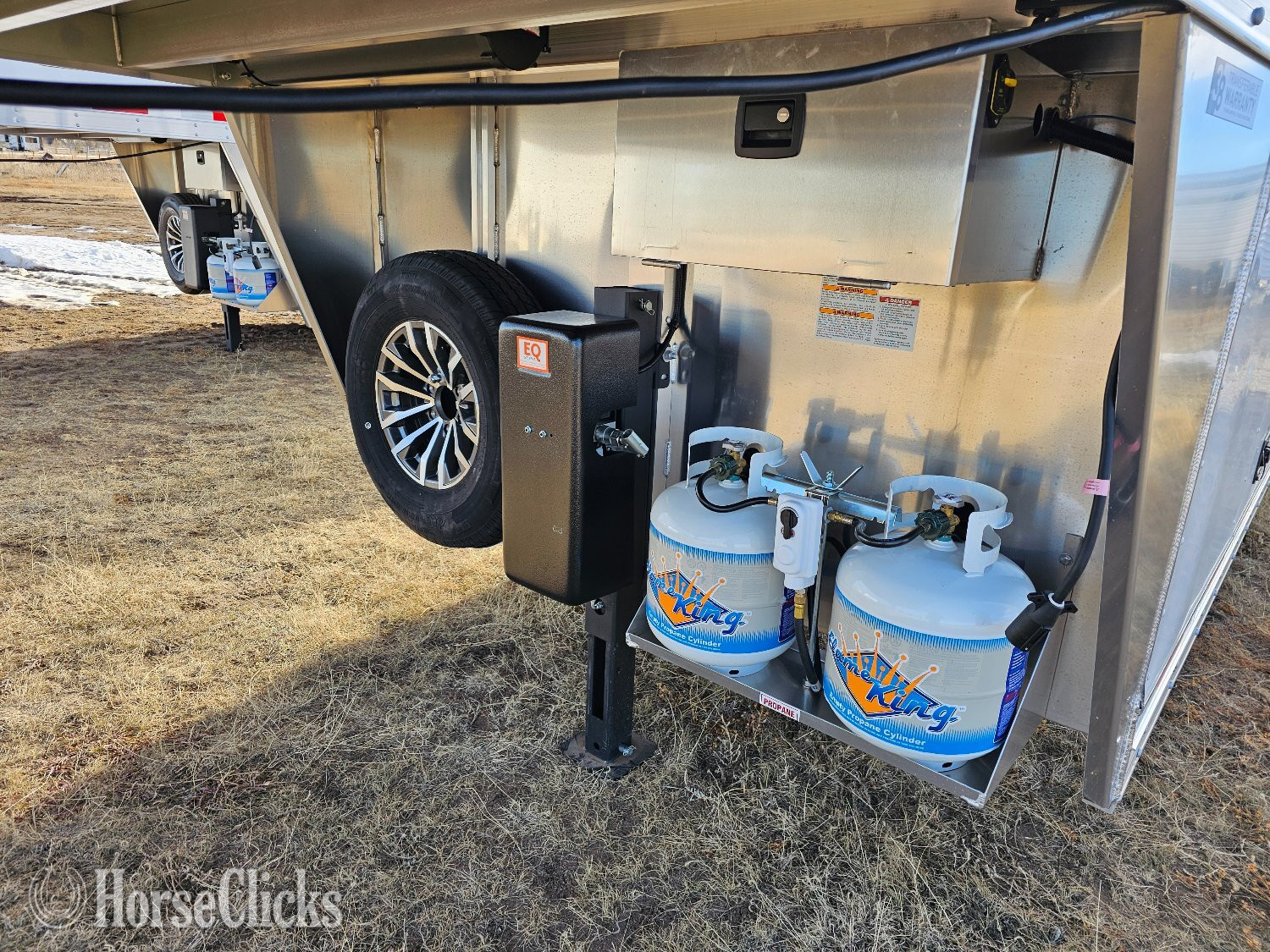 2025 Exiss Trailers Escape 7410 Gooseneck Horse Trailer - Horse Trailers