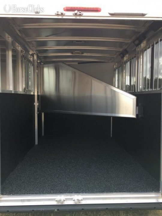 2026 Exiss Trailers XT Bumper Pull Horse Trailer - Horse Trailers