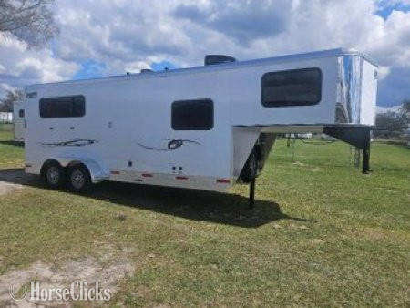 2026 Shadow Trailers Stablemate Weekender Gooseneck Horse Trailer