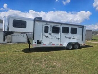 2026 Shadow Trailers Stablemate Weekender Gooseneck Horse Trailer
