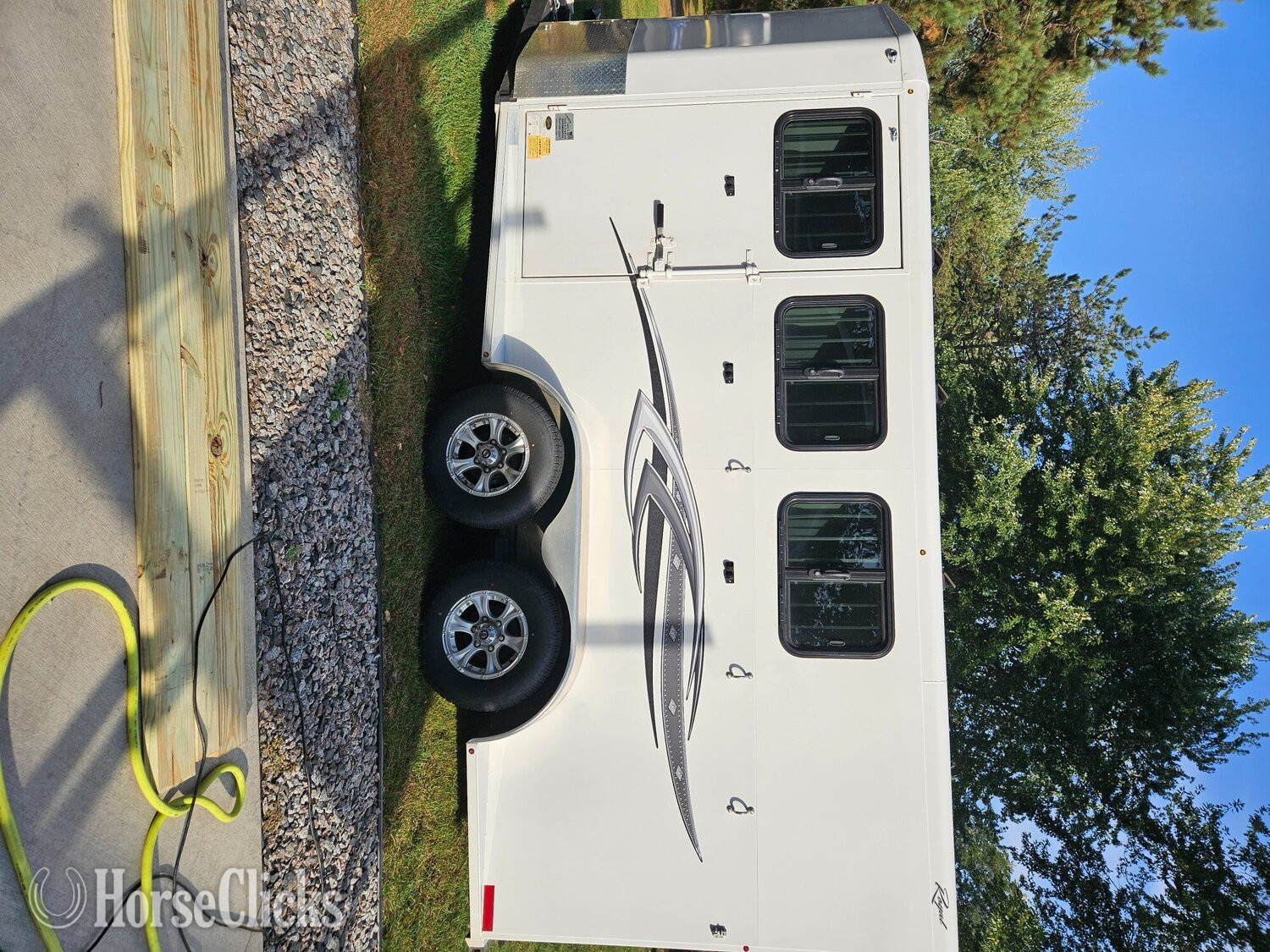 2021 Titan Trailers Royal II Bumper Pull Horse Trailer - Horse Trailers