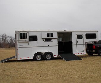 2014 Sundowner Trailers Charter SE Gooseneck Horse Trailer