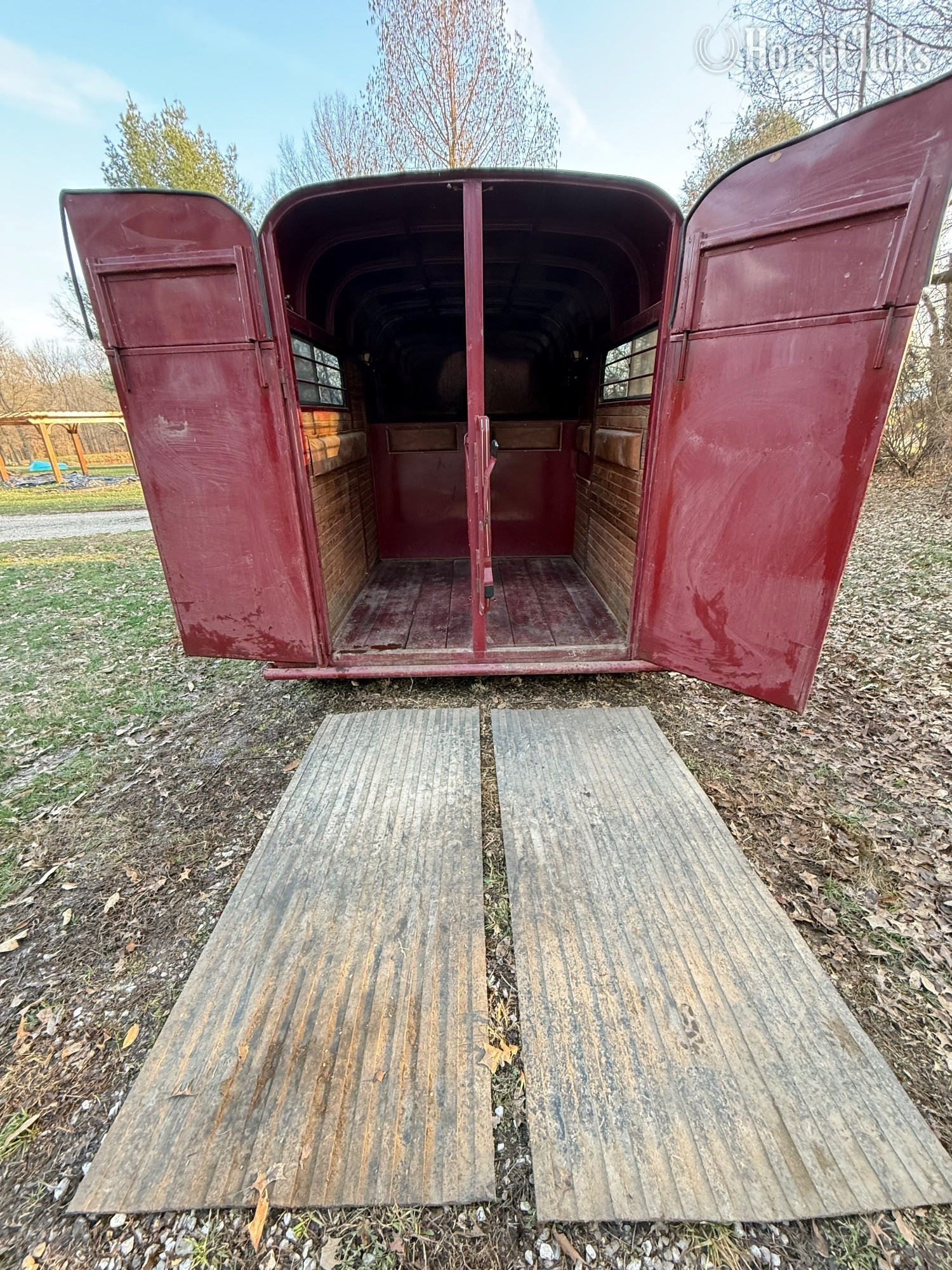 1990 Trail Magic P Gooseneck Horse Trailer Indiana