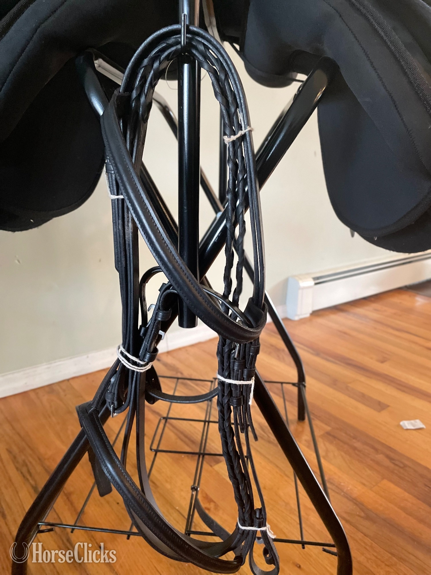 English Saddles - 17.5" N. Porter English Saddle