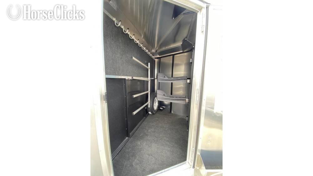 California Logan Coach 2026 BULLSEYE  Horse Trailer