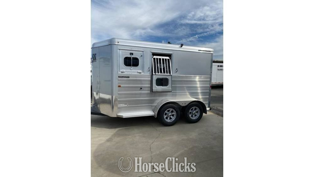 Logan Coach 2026 BULLSEYE   Horse Trailer