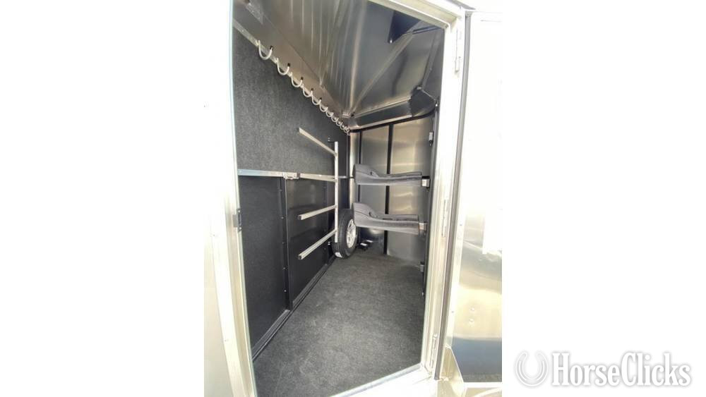 California Logan Coach 2026 BULLSEYE   Horse Trailer