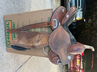 13.5" Circle Y Western Saddle