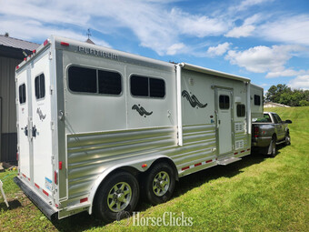 2016 Platinum Coach  Gooseneck Horse Trailer
