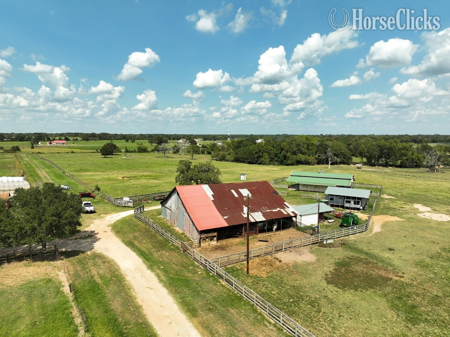 72 Acres with Barn & 2 Ponds Texas