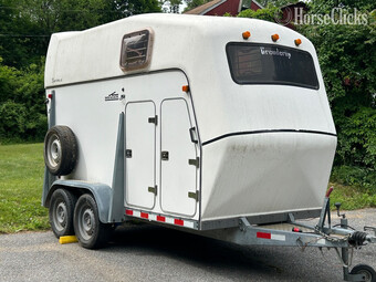 2005 Brenderup Baron Bumper Pull Horse Trailer