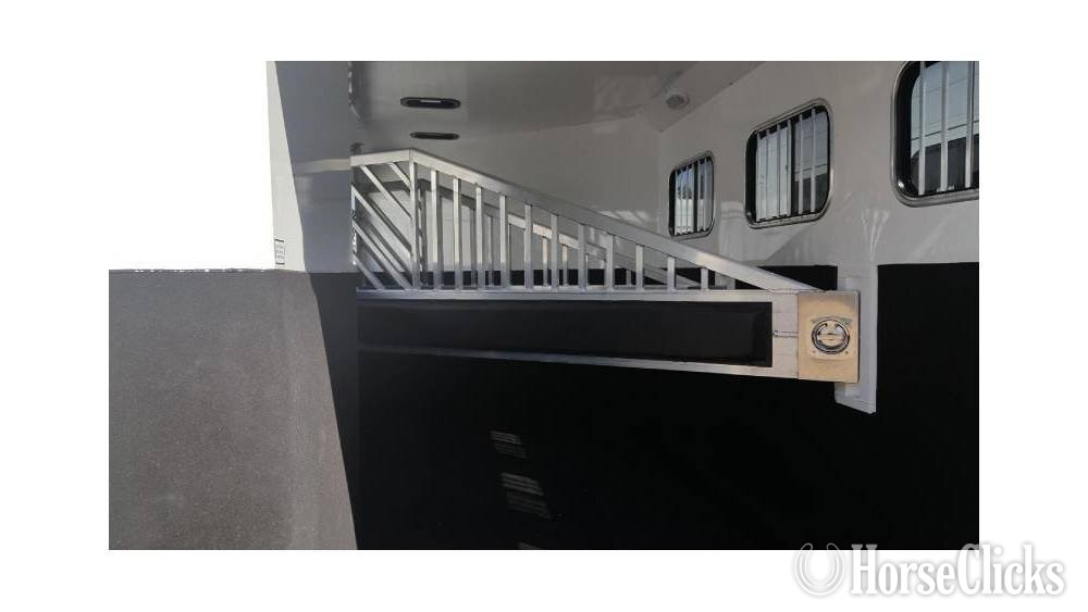 Trails West 2026 Manufacturing SEIRRA II 3  Horse Trailer
